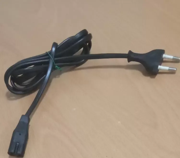 Vand 2 Cabluri pentru Alimentare TV Radio