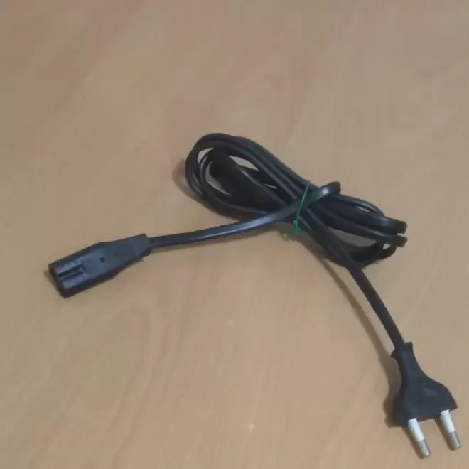 Vand 2 Cabluri pentru Alimentare TV Radio