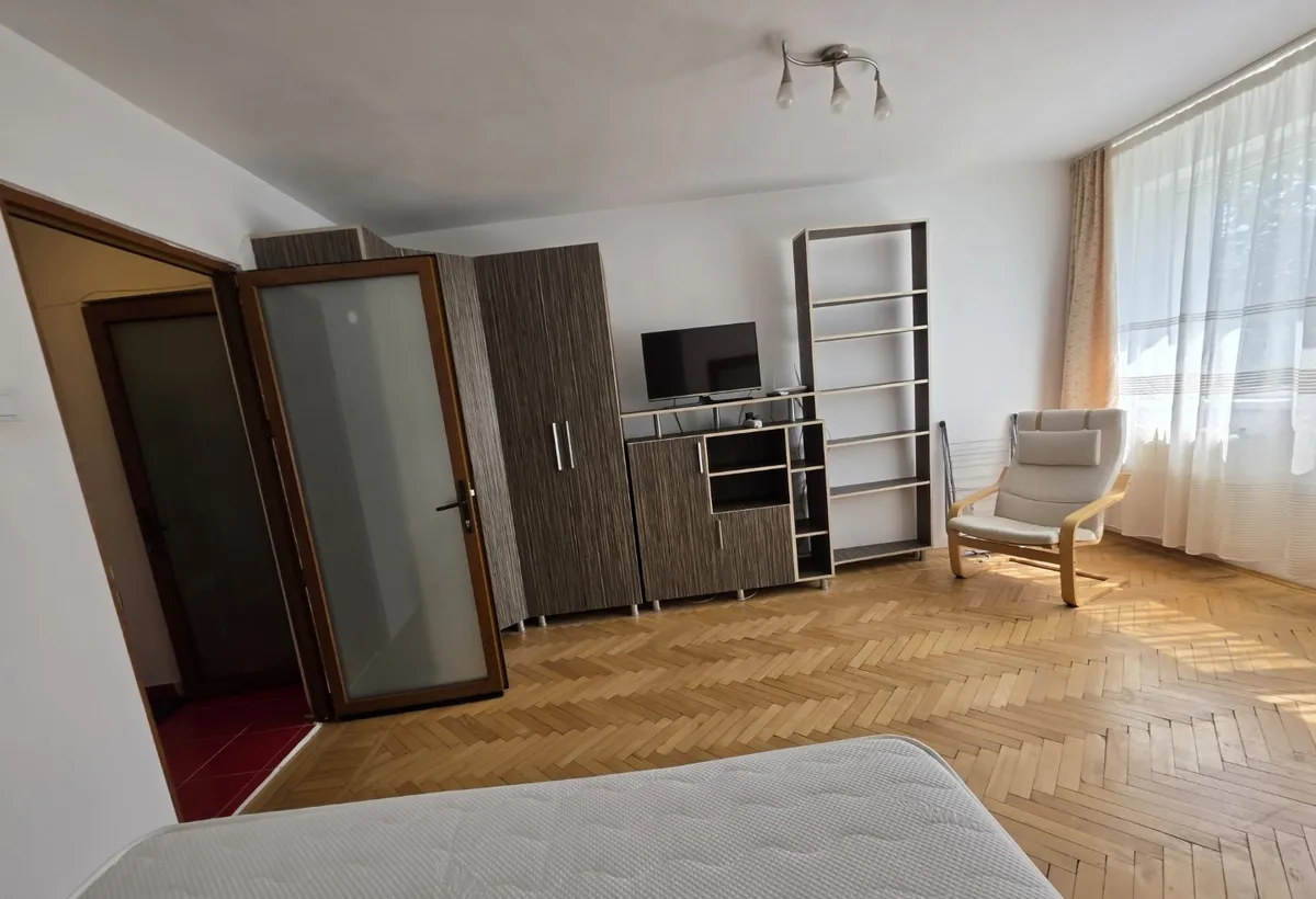 Titan 5 minute metrou si parc ior pe Fuiorului bloc mixt Liceul Dante