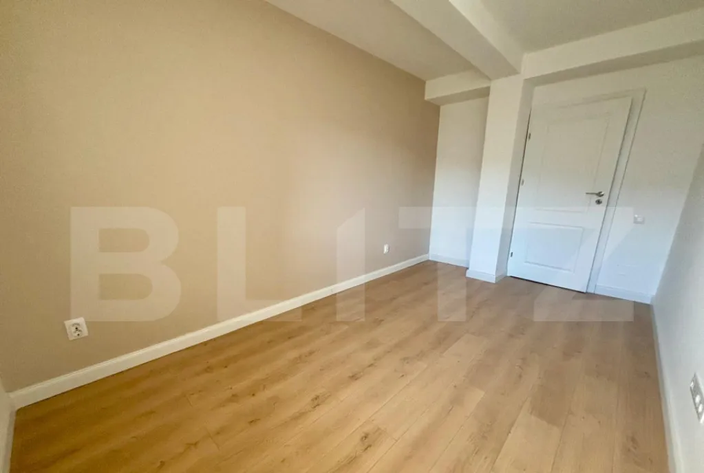 Apartament 3 camere 60mp parcare zona Terra