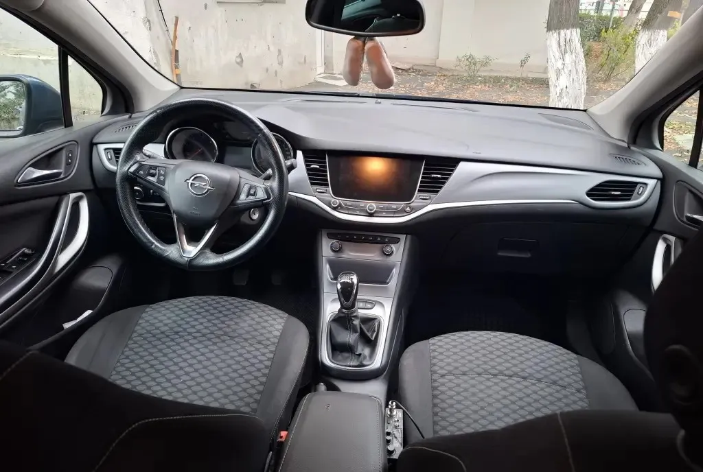Opel astra k 2017 break 5 usi 5 200 eur