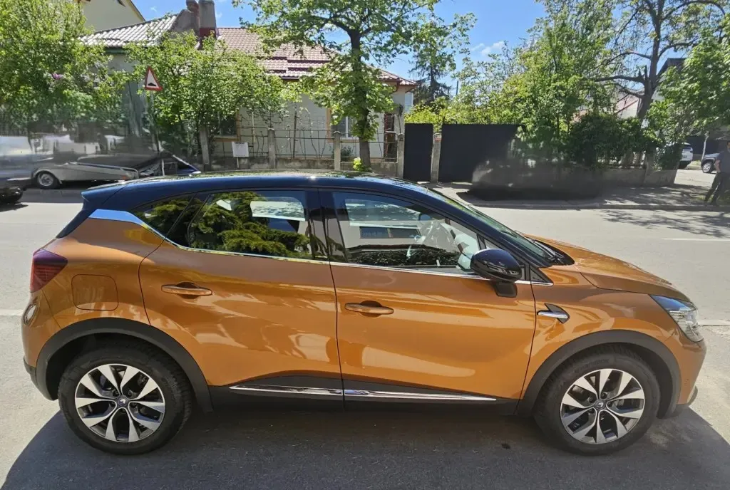 Renault Captur E-TECH PLUG-IN Hybrid 17 800 eur