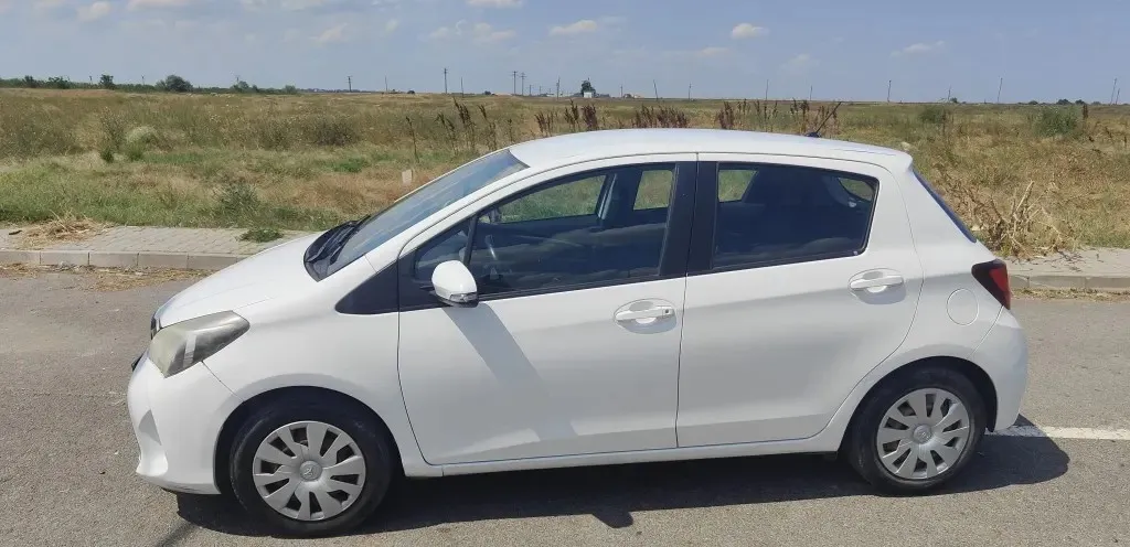 Toyota Yaris 2015 59 000 KM 6 000 eur