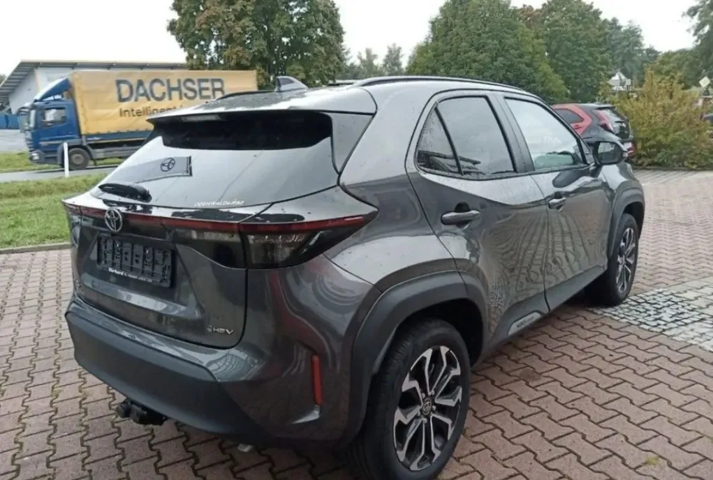 Toyota Yaris Cross Dynamic deg 2025 bull 9 000 km 24 990 lei