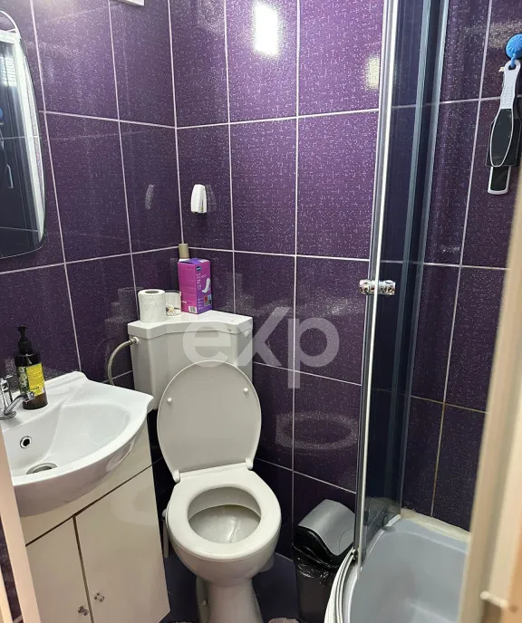 Teren 445 cu fundatie de casa mare o Casuta locuibila mode