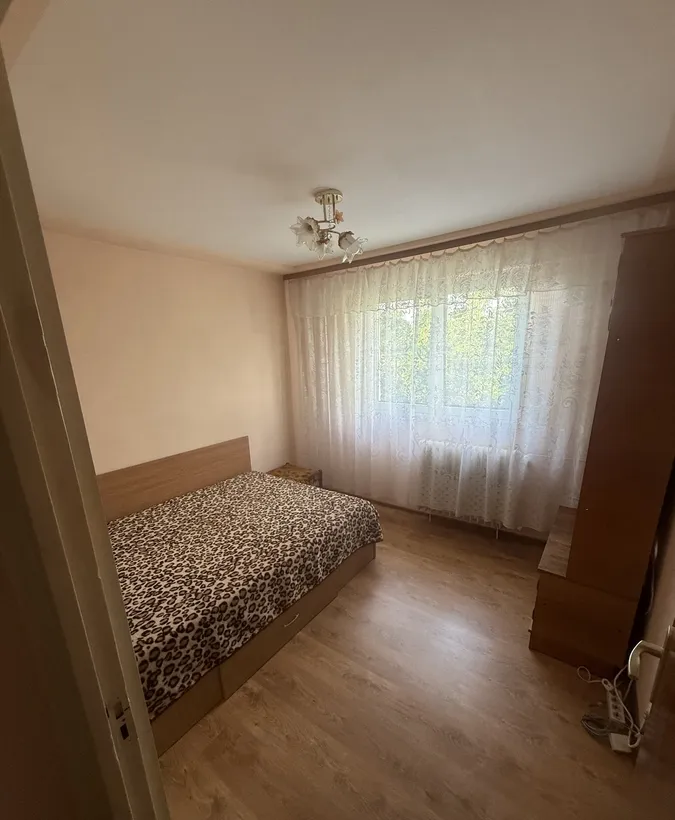 Brancoveanu De inchiriat 2 camere Mobilat utilat bloc reabilitat termic