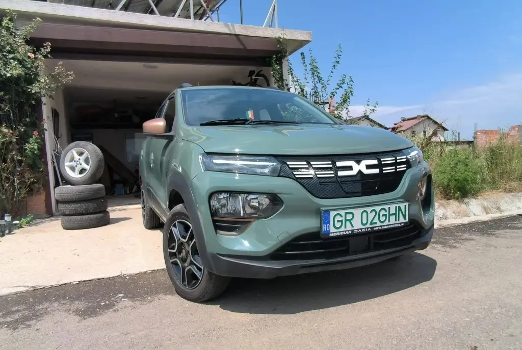 Dacia spring 65CP echiparea de top extrim 10 500 eur
