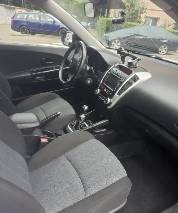 Kia Cee 039 d 1 4 CVVT Edition 7 4 200 eur