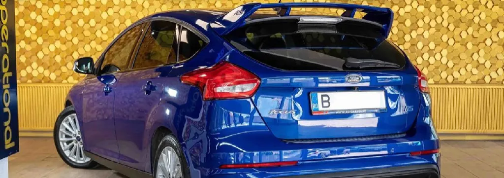 Ford Focus Pachet RS / / Albastru Ultra RS 8 200 eur