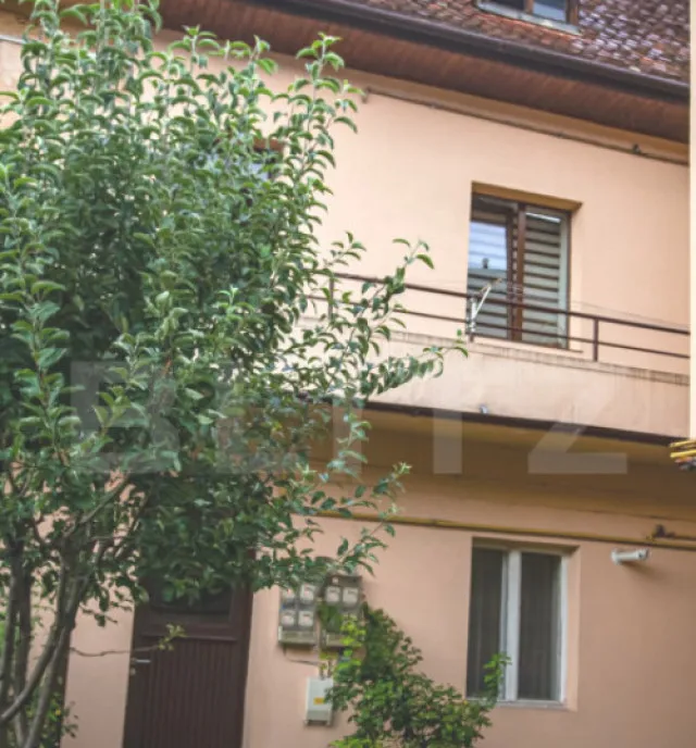 Apartament 3 camere 2 bai in vila 80mp pivnita si parc