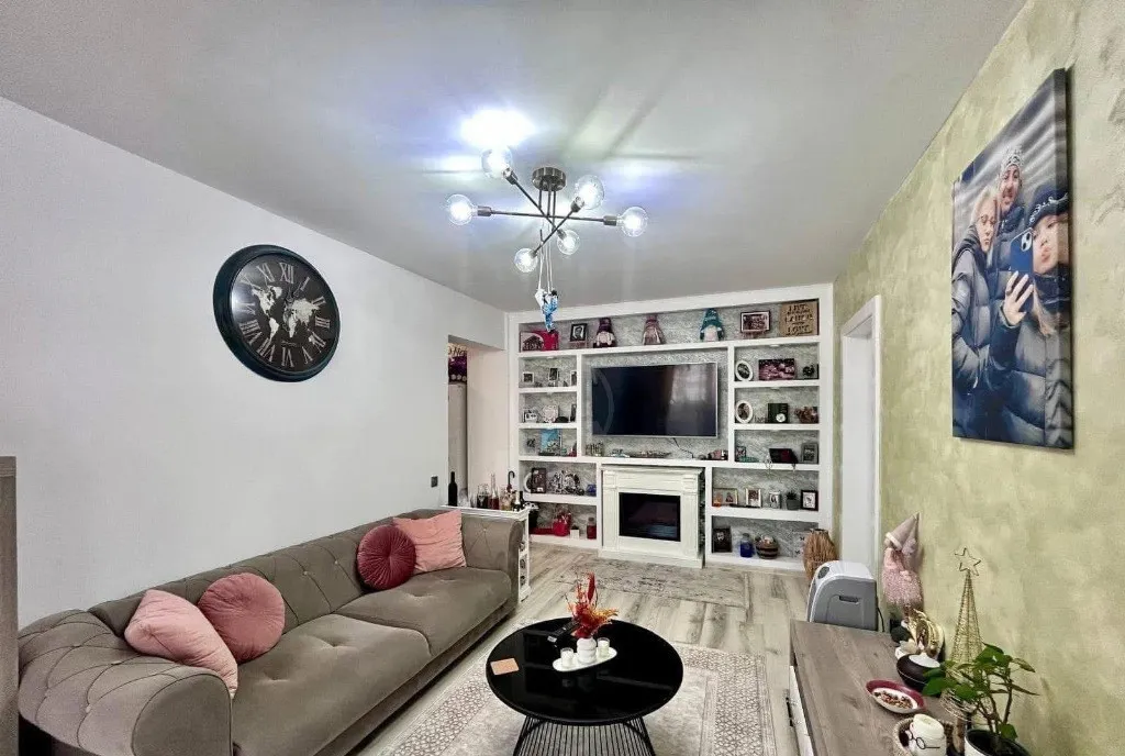 Apartament 3 camere decomandat zona Cetatii