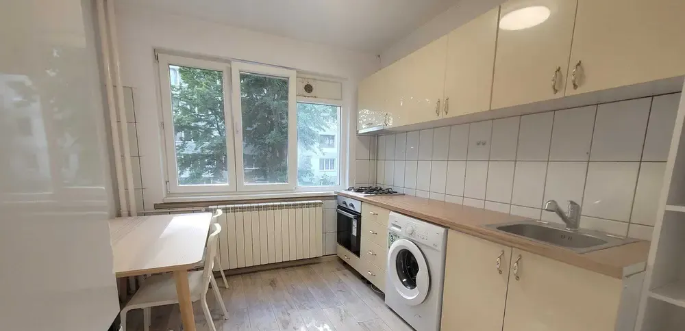 Apartament cu 3 camere Mihai Bravu