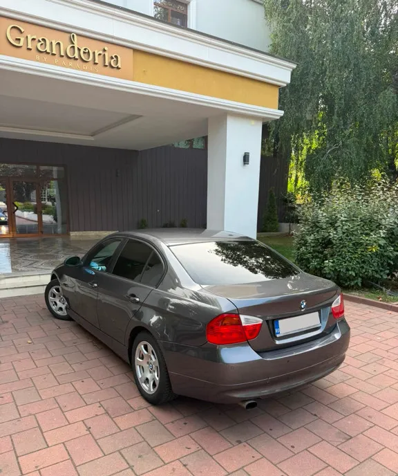 BMW E90 320i 150 CP Proprietar Masina buna 2006 2 200 eur