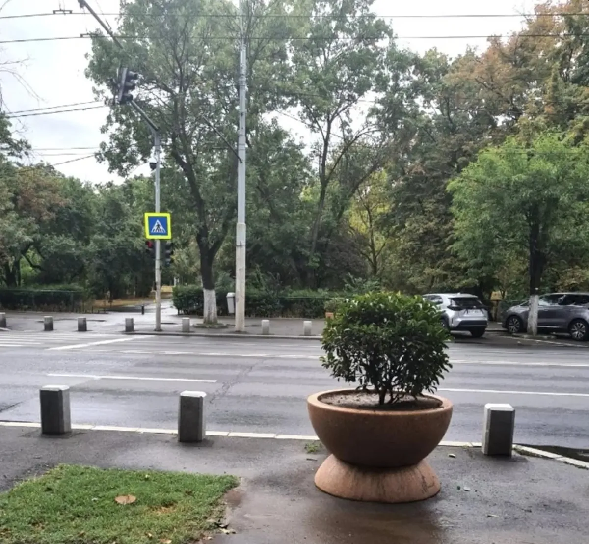 Tineretului vis a vis de parc bloc anvelopat apropiere metrou