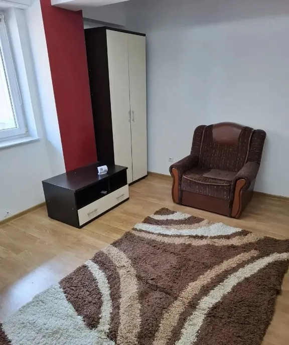 Garsoniera de Inchiriat in bloc nou la ucatana