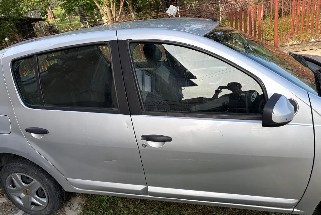 Dacia Sandero 1 6 8 800 lei