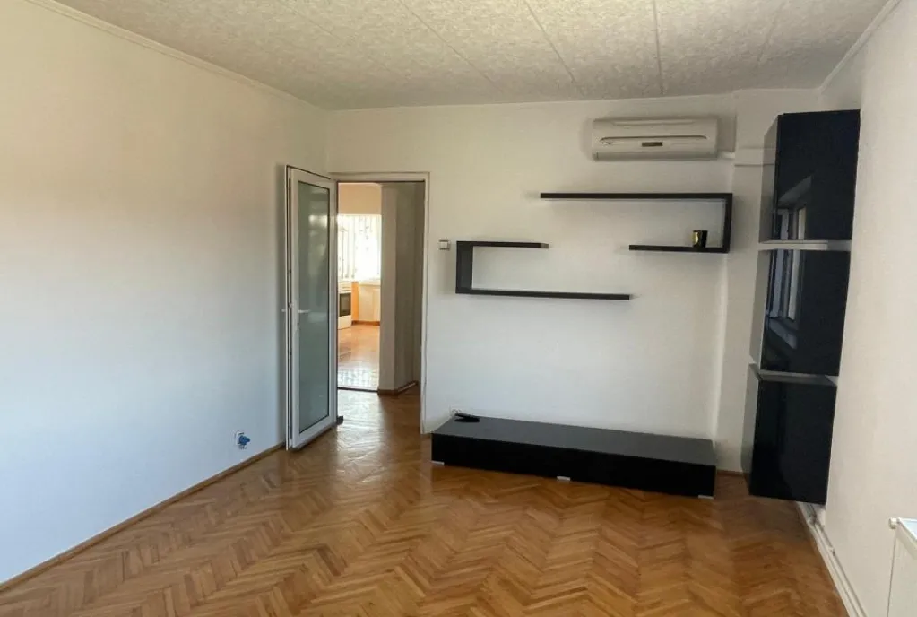 Apartament 2 camere 54 10 mp terasa 17 mp zona Stejarulu