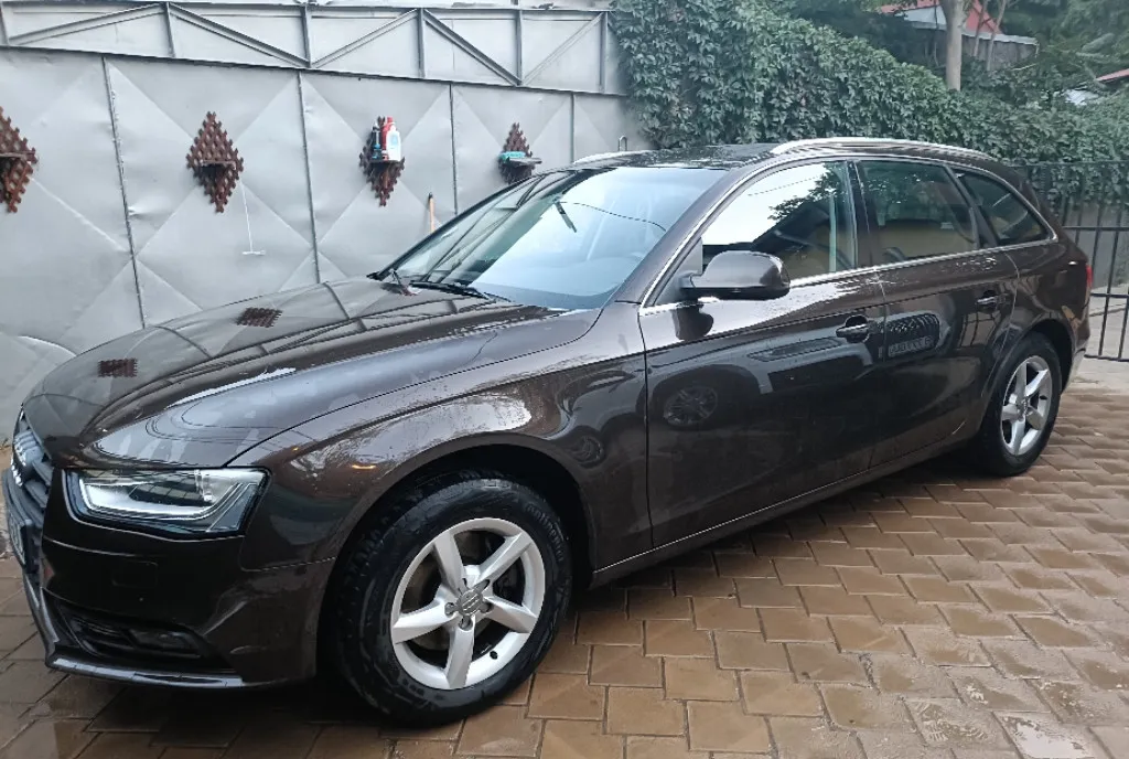 Audi A4b8 benzina 5 500 eur