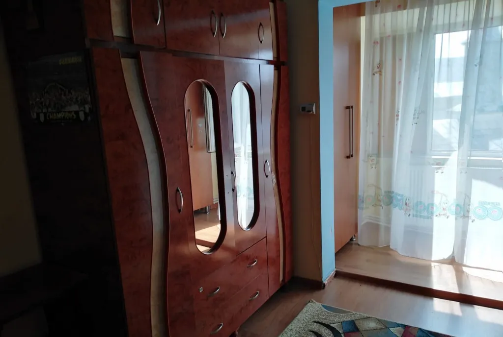 Apartament cu doua camere in zona Liceului Economic