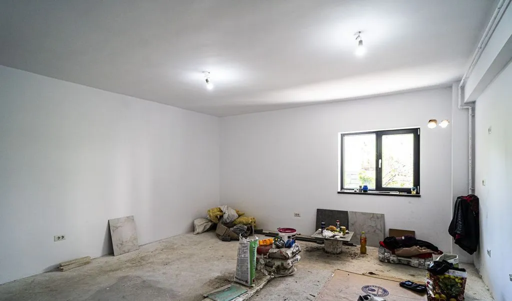 3 camere 80 mp Decomandat Militari langa metrou liber