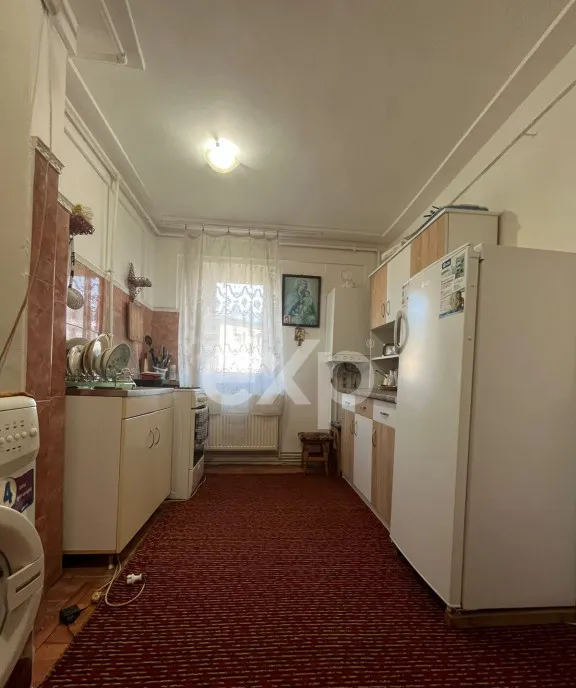 Casa cu 3 camere teren 567 mp pe Nicolae Balcescu in Gaest