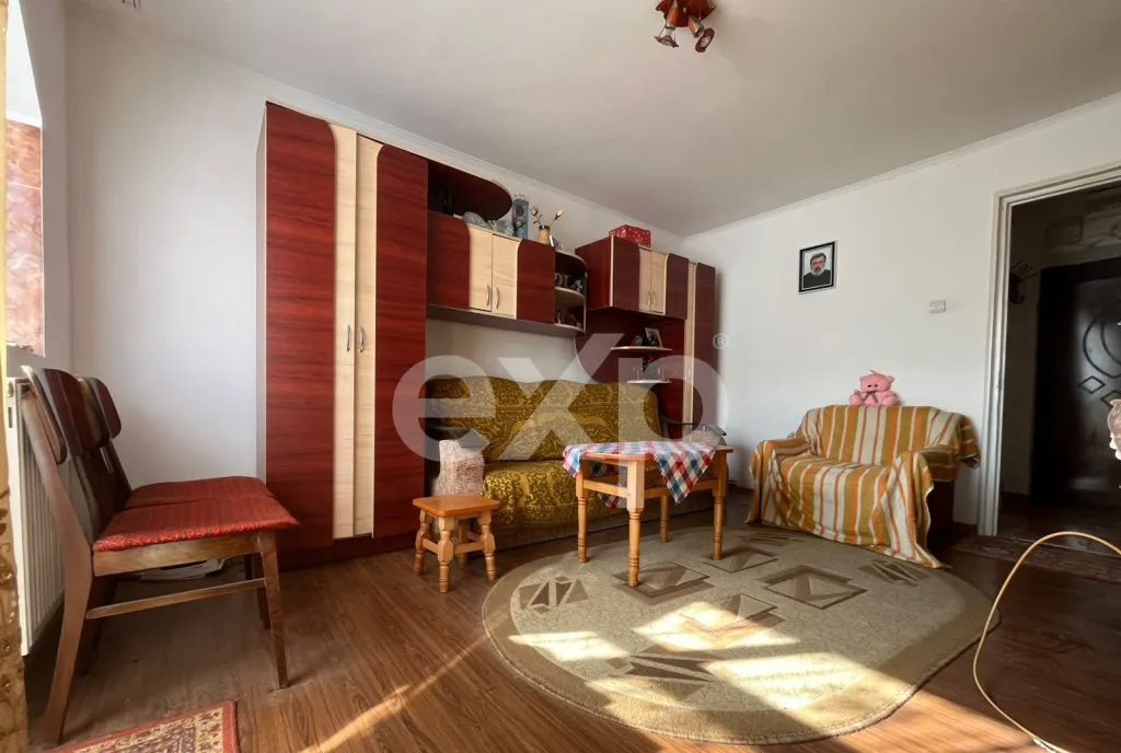 Casa cu 3 camere si teren 1 140 mp toate utilitatile an
