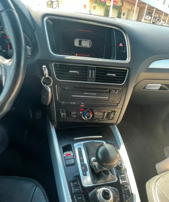 Audi Q5 2 0 TFSI 8 300 eur