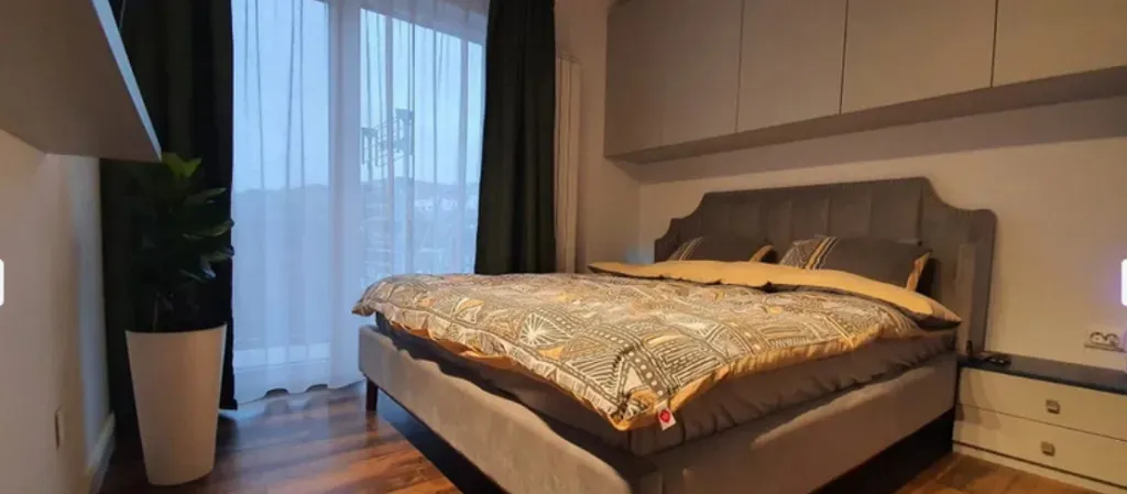 Apartament 3 camere zona Razoare