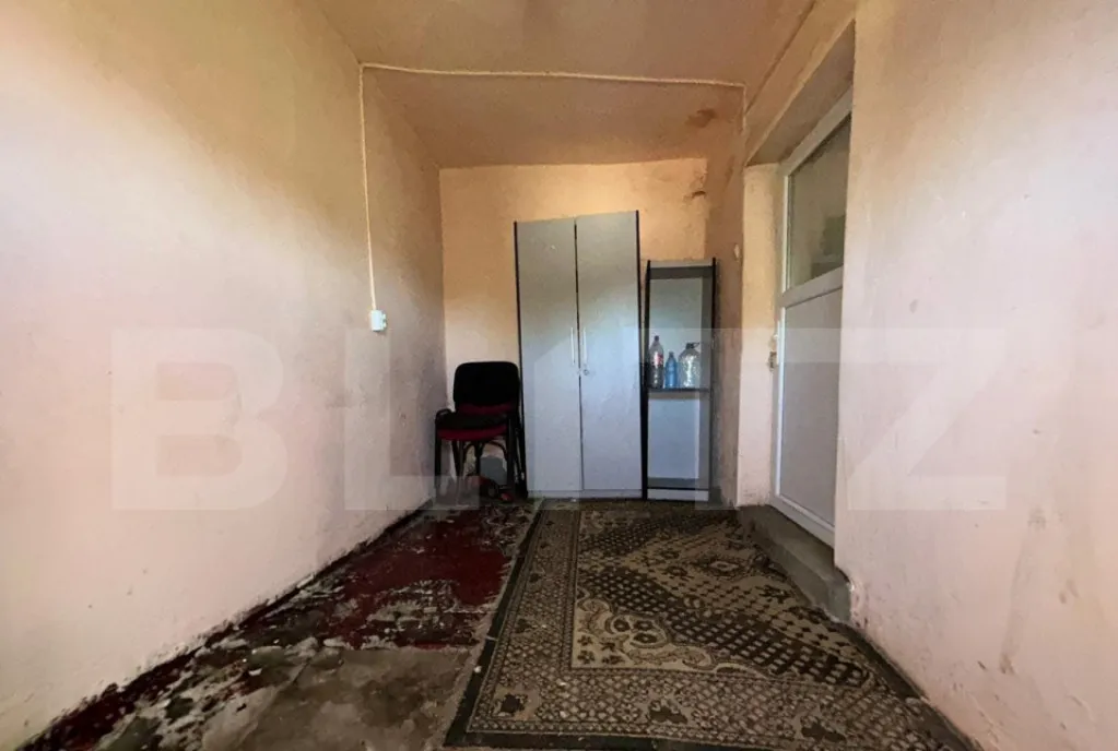 Apartament 3 camere bloc cu lift 77 35 mp utili zona Giu