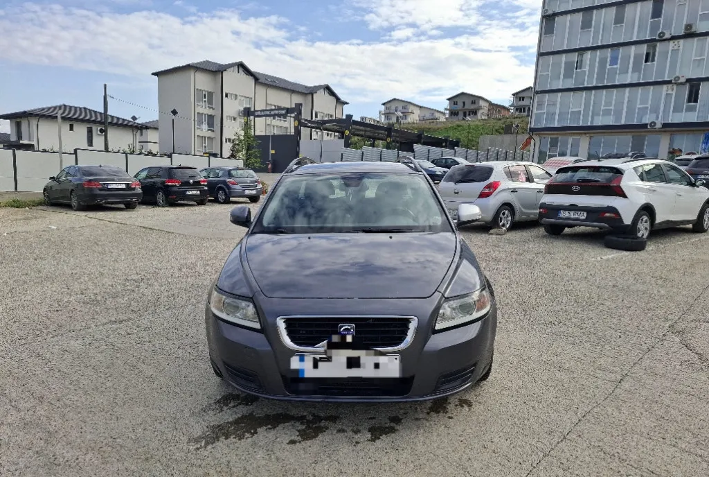 Volvo V50 an 2009 1 6 motorina rate cu buletinul 2 500 eur