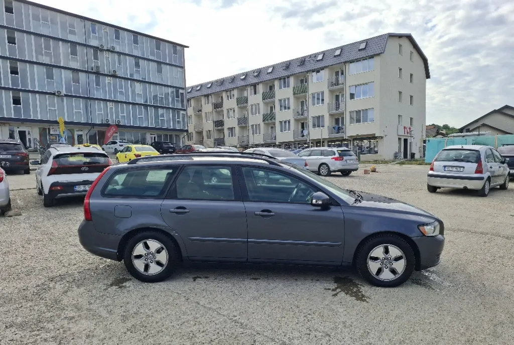 Volvo V50 an 2009 1 6 motorina rate cu buletinul 2 500 eur