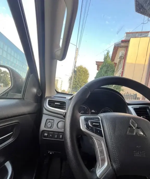 Mitsubishi L200 4x4 cu Hardtop 23 000 eur