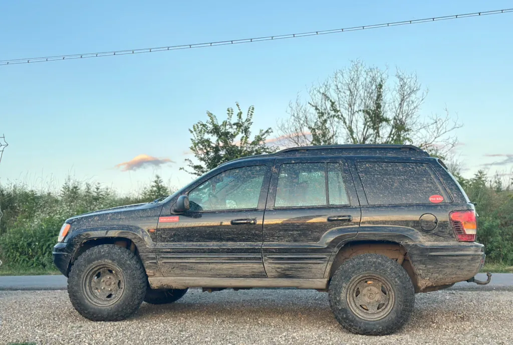 Jeep Grand Cherokee WJ 2 7 CRD QUADRA-DRIVE 7 000 eur