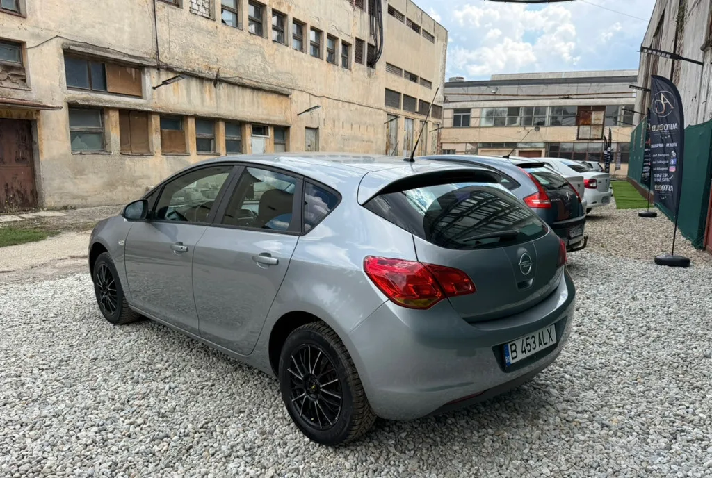 OPEL ASTRA J 1 6 116CP EURO 5 06/2011 CASH / RATE / BUY-BACK 3 490 eur