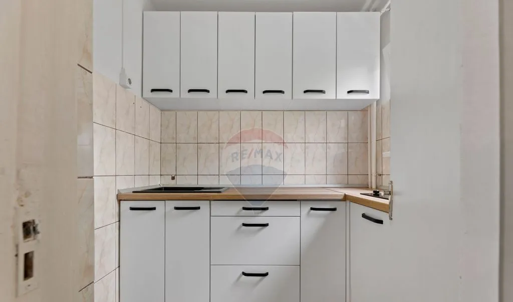 Apartament cu 3 camere si loc de parcare in zona Aurel V