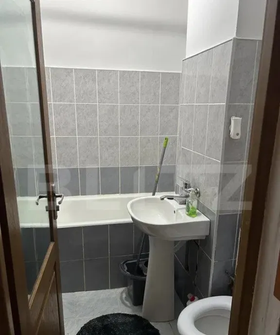 Apartament 2 camere la parter zona Lama