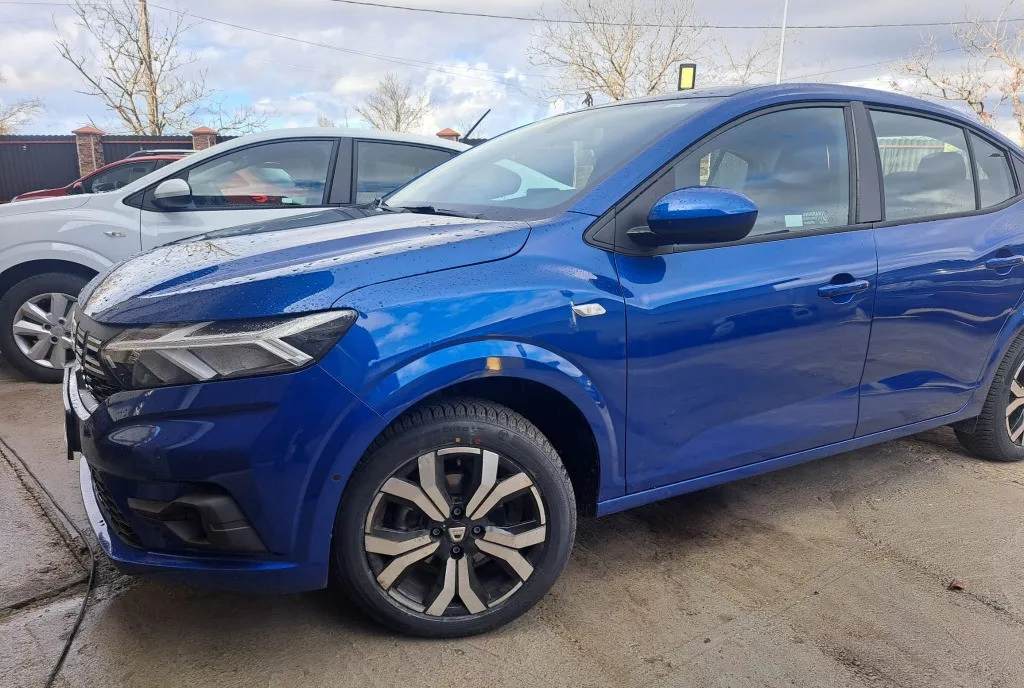 Rent a car Dacia automat pret de la 45 euro/zi 45 eur