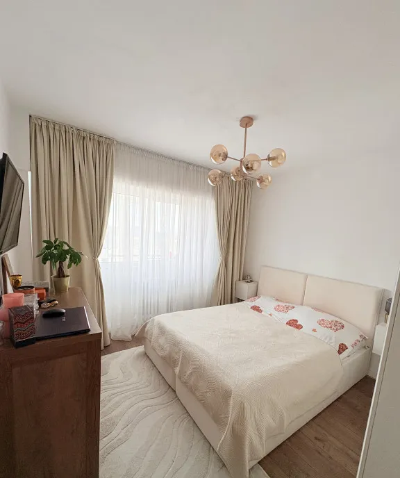 Apartament 3 camere 74 mp 2 bai bloc 82 cartier Berceni