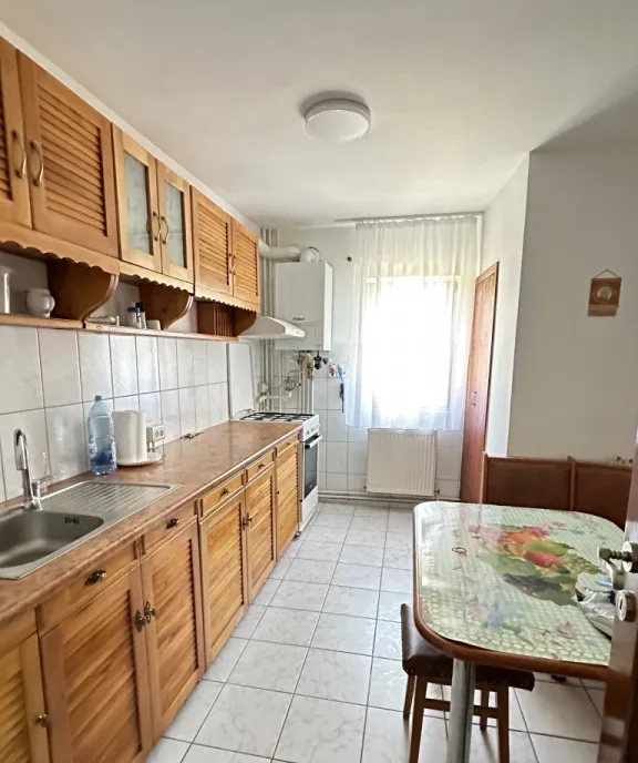 Proprietar vand apartament 4 camere bucatarie 2 bai Molnar Ioan Piuari