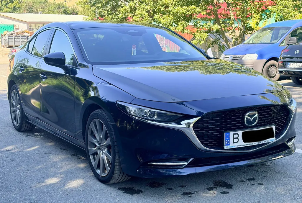 Mazda 3 2 0 Skyactiv X 20 000 km 17 000 eur