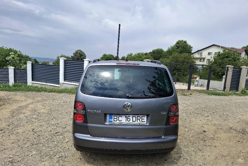 Vw touran an 2006 1 9 motorina 2 000 eur