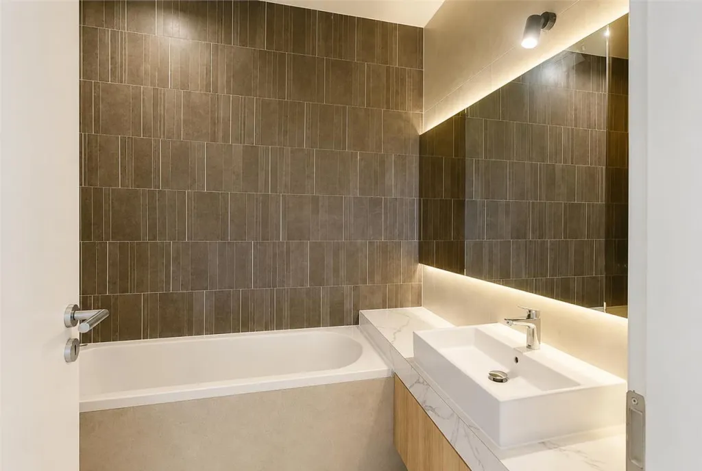 Elegant luminos decomandat parcare marca Urban Coresi