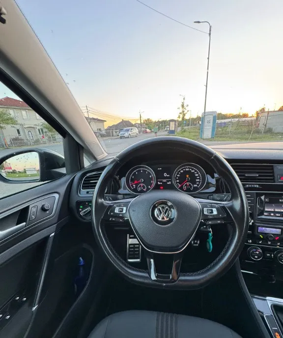 Volkswagen Golf 1 4 TSI ALLSTAR 12 500 eur