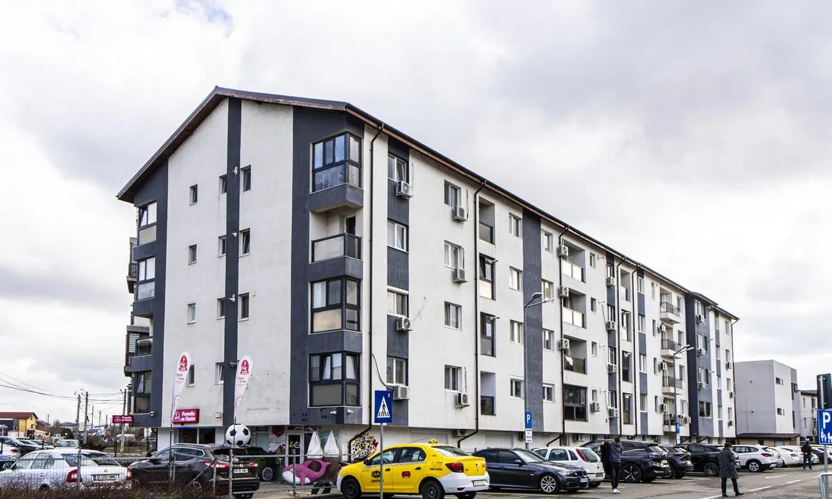 Studio 37 mp nou mobilat etaj 4 lift situat langa Penny Market Rezervelor