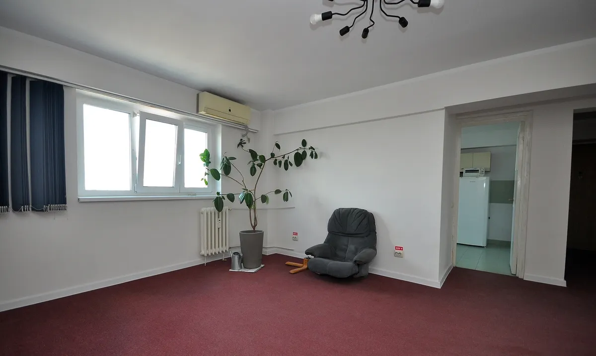 Mosilor zona Obor apartament 4 camere nemobilat 102 mp activitate birou