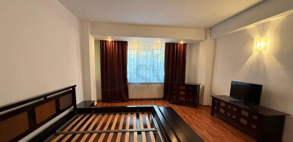 Ion Mihalache l Vila l 370 mp l 5 camere