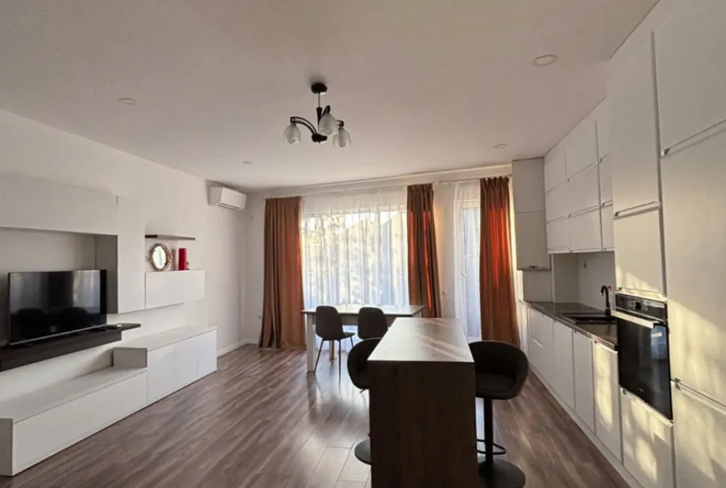 Apartament 2 camere 55 mp si loc parcare zona Centrala lin