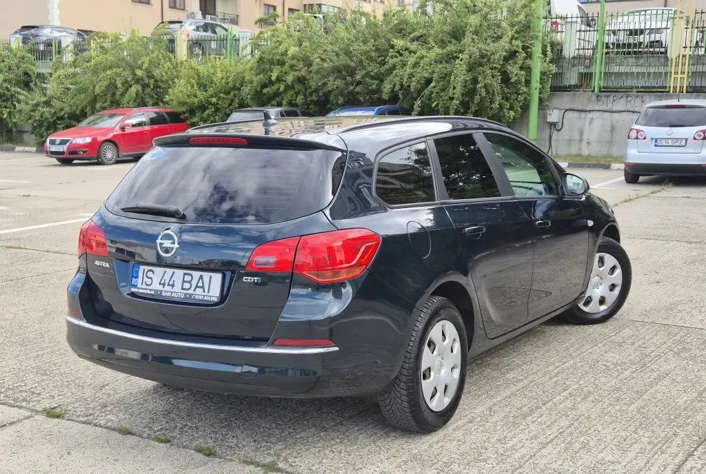 Opel Astra J 2015 1 6 CDTI 110 CP euro 6 / RATE fara avans 5 490 eur