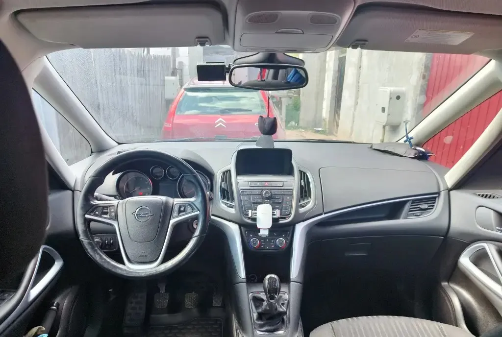 Opel Zafira 2014 1 6 7 locuri 6 000 eur