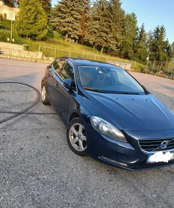 Volvo V40 D4 2 0TDI 7 290 eur